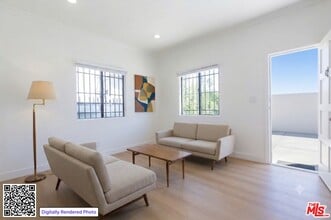 Building Photo - 1443 N Mariposa Ave
