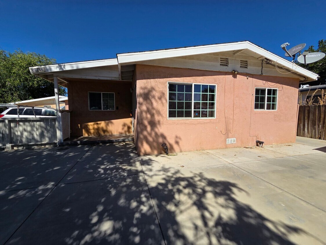 Foto principal - New Listing!