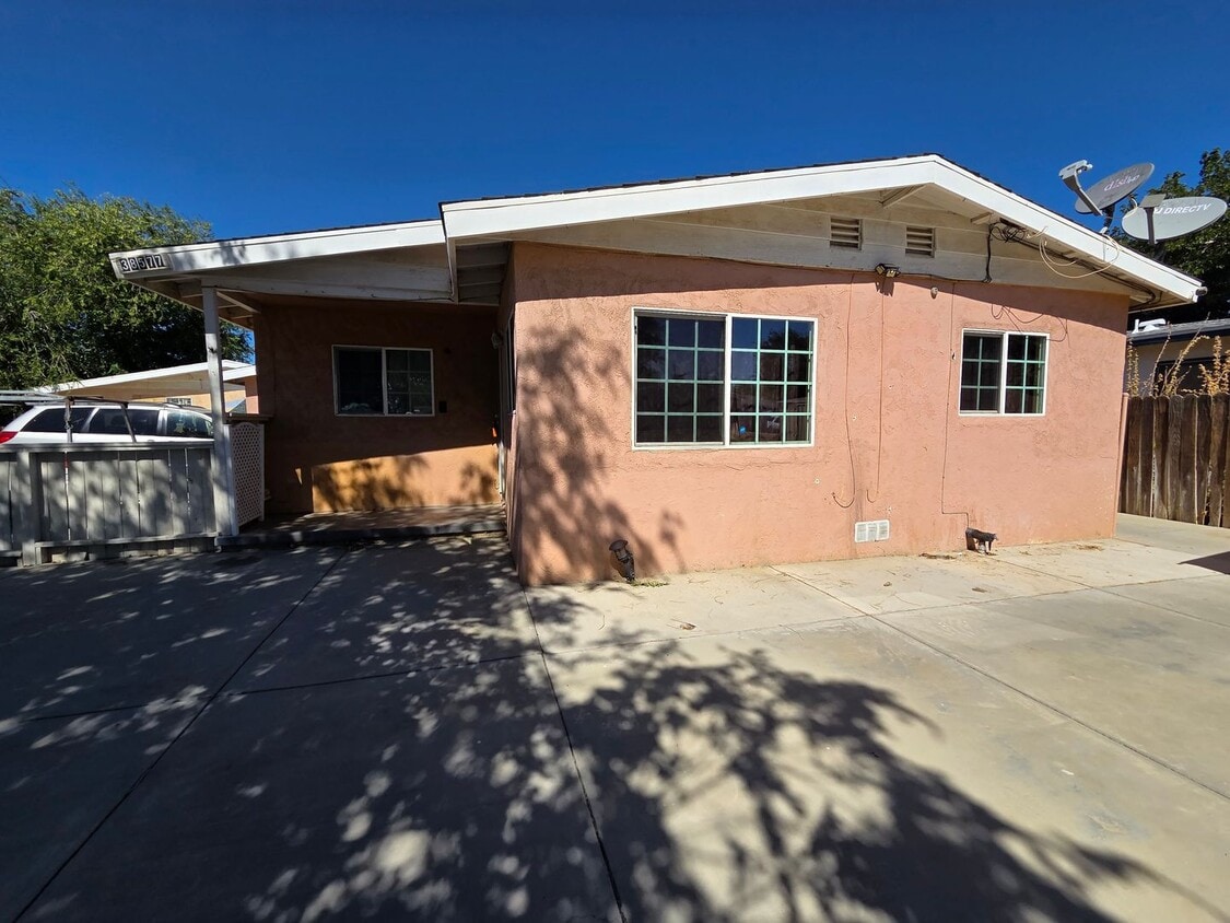 Primary Photo - New Listing!