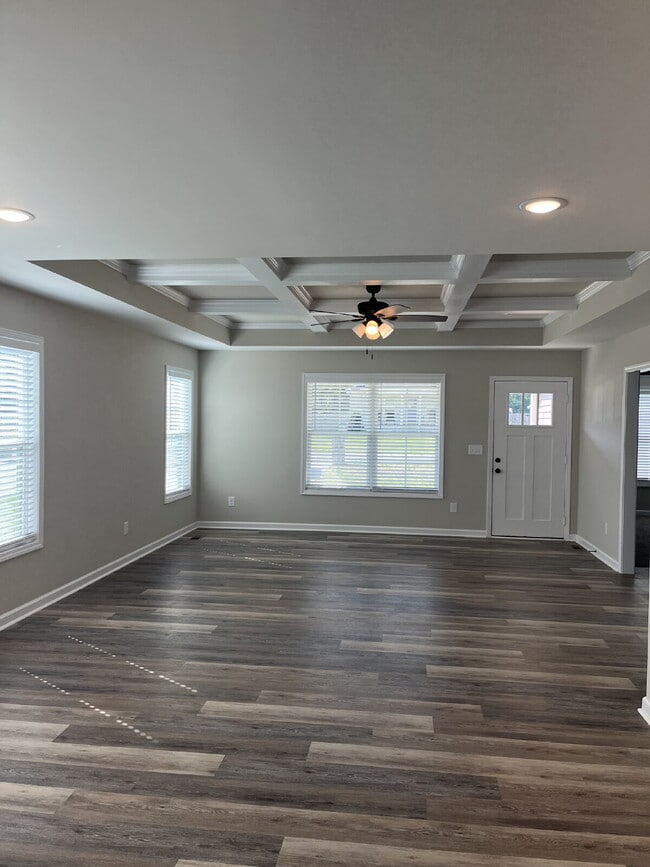 Building Photo - 109 Thacker Dr