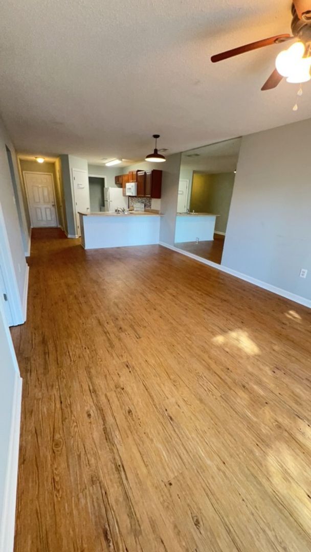 Building Photo - 2-Bedroom, 2-Bathroom Condo