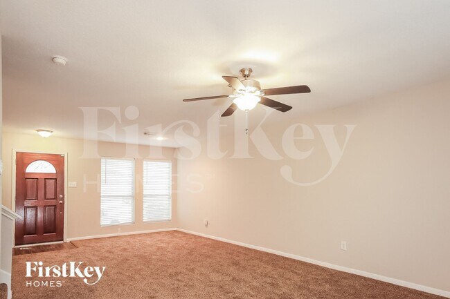 Foto del edificio - 7223 Foxcrest Ln