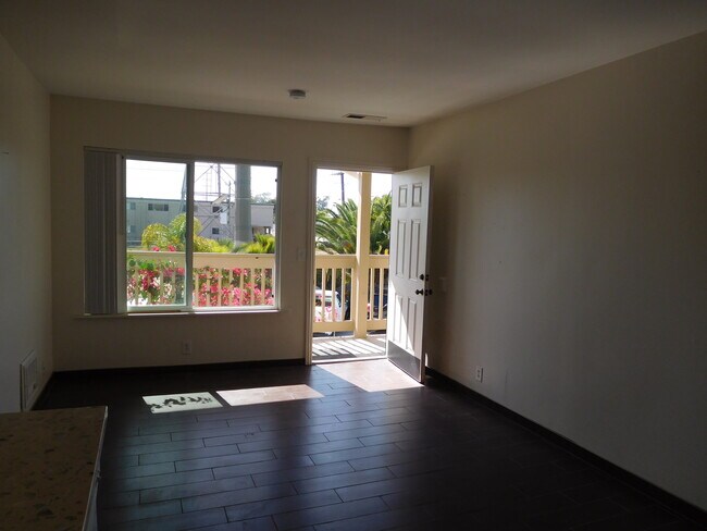 Building Photo - 4960 Clairemont Mesa Blvd