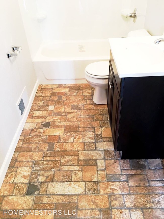 Foto del edificio - 2 br, 1 bath House - 197 summit Ave