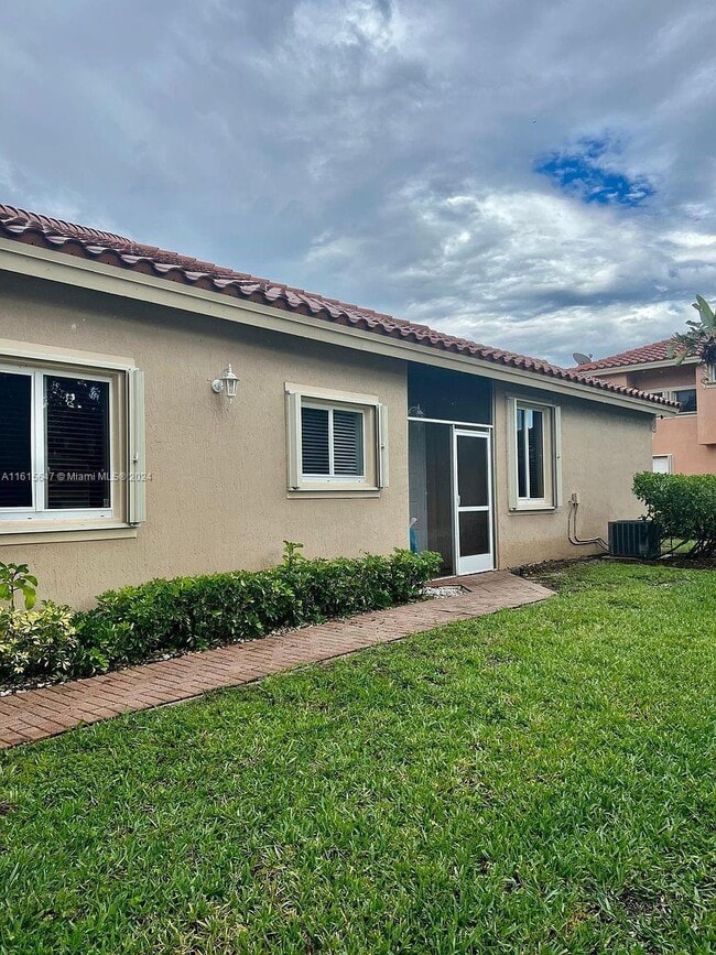 Building Photo - 12584 NW 57th Pl
