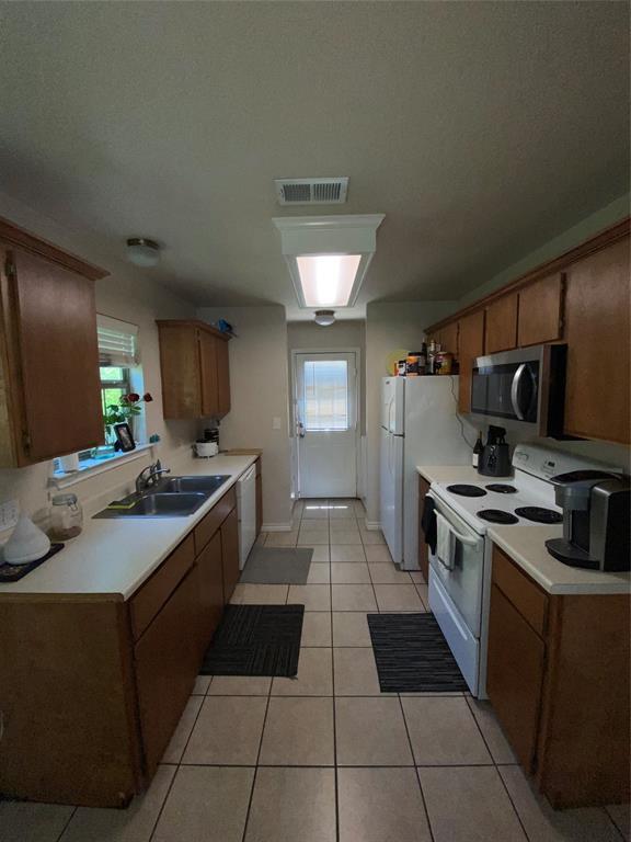 Building Photo - 150 Sendero Dr