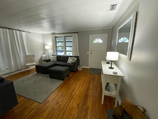 Foto del edificio - 712 Briggs St
