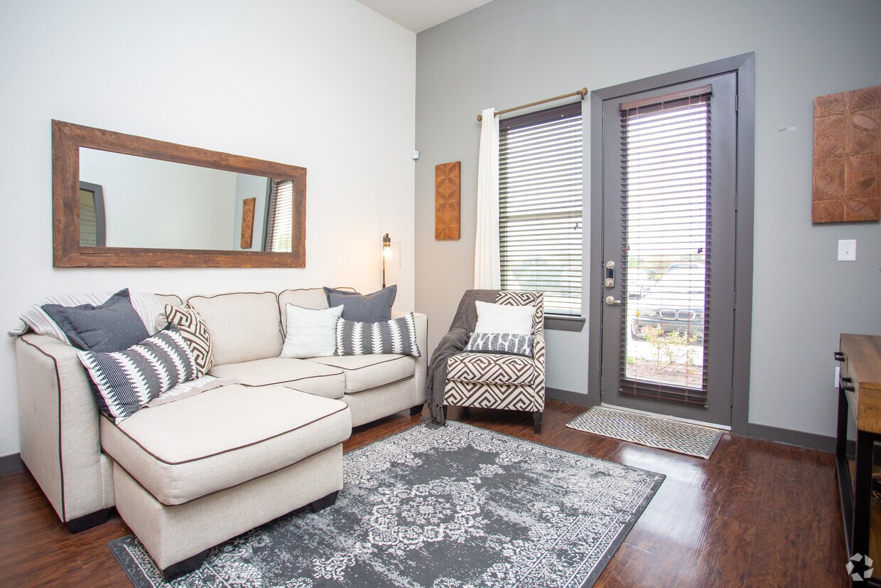 Epic Apartments 3200 S Interstate 35 E Denton, TX Apartments for