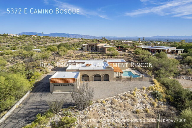 Foto del edificio - Location! Quintessential Tucson Classic is...