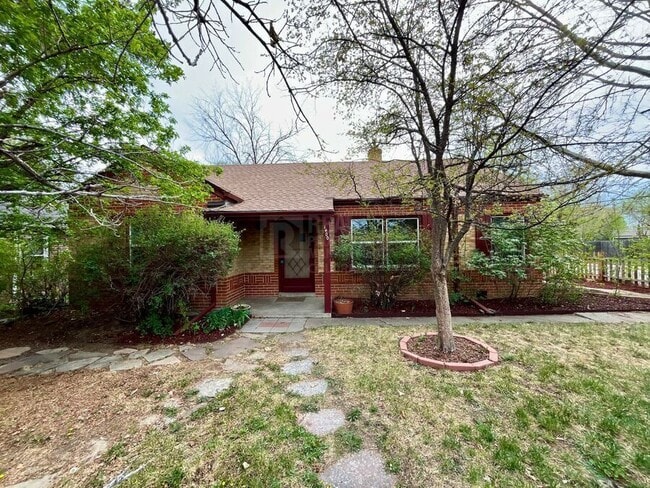 Photo - 1400 Willow St House