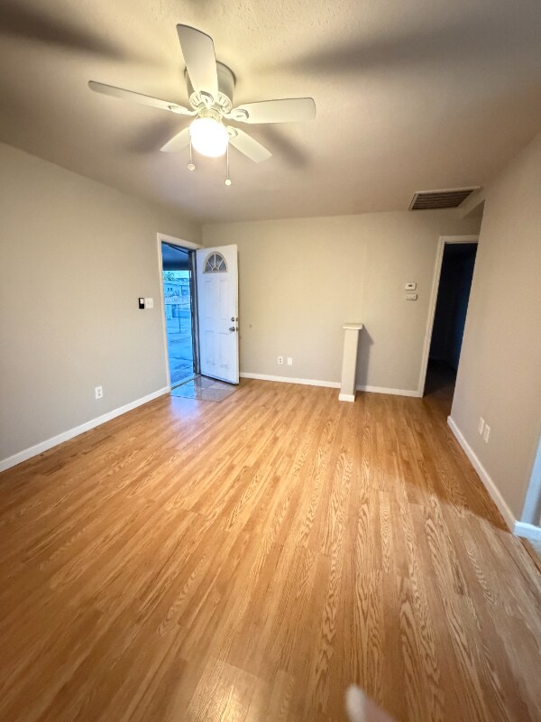 Building Photo - 881 Casselman Dr