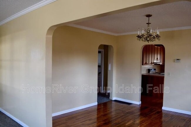 Building Photo - 998 J St