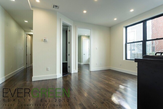 Building Photo - 1027 Belmont Ave