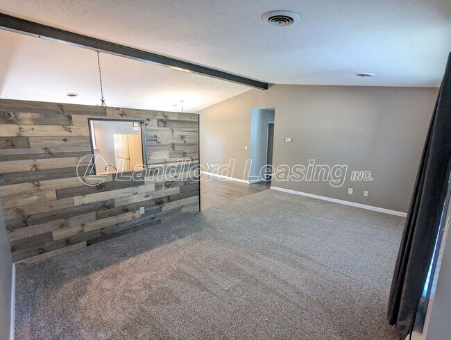 Foto del edificio - Updated Ranch on Corner Lot in Vermilion