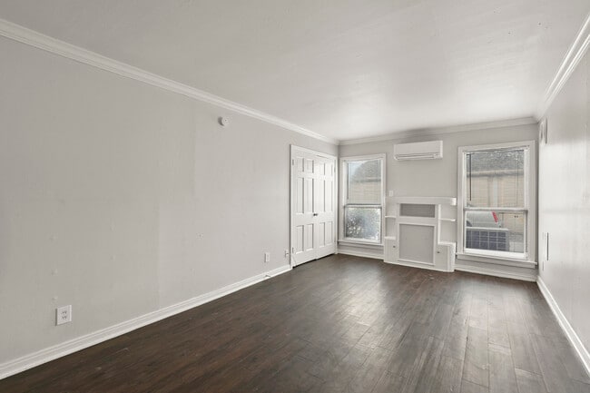 Foto del edificio - 4534 University Blvd
