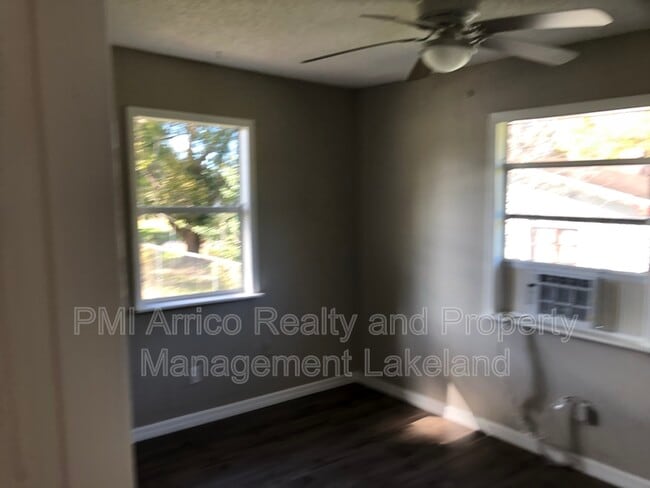 Foto del edificio - 2208 Lake Dr NW