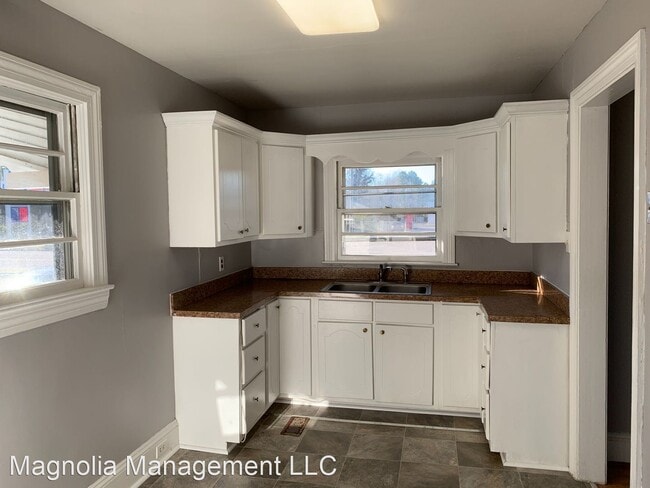 Building Photo - 3 br, 1 bath House - 1212 Dabney Dr.