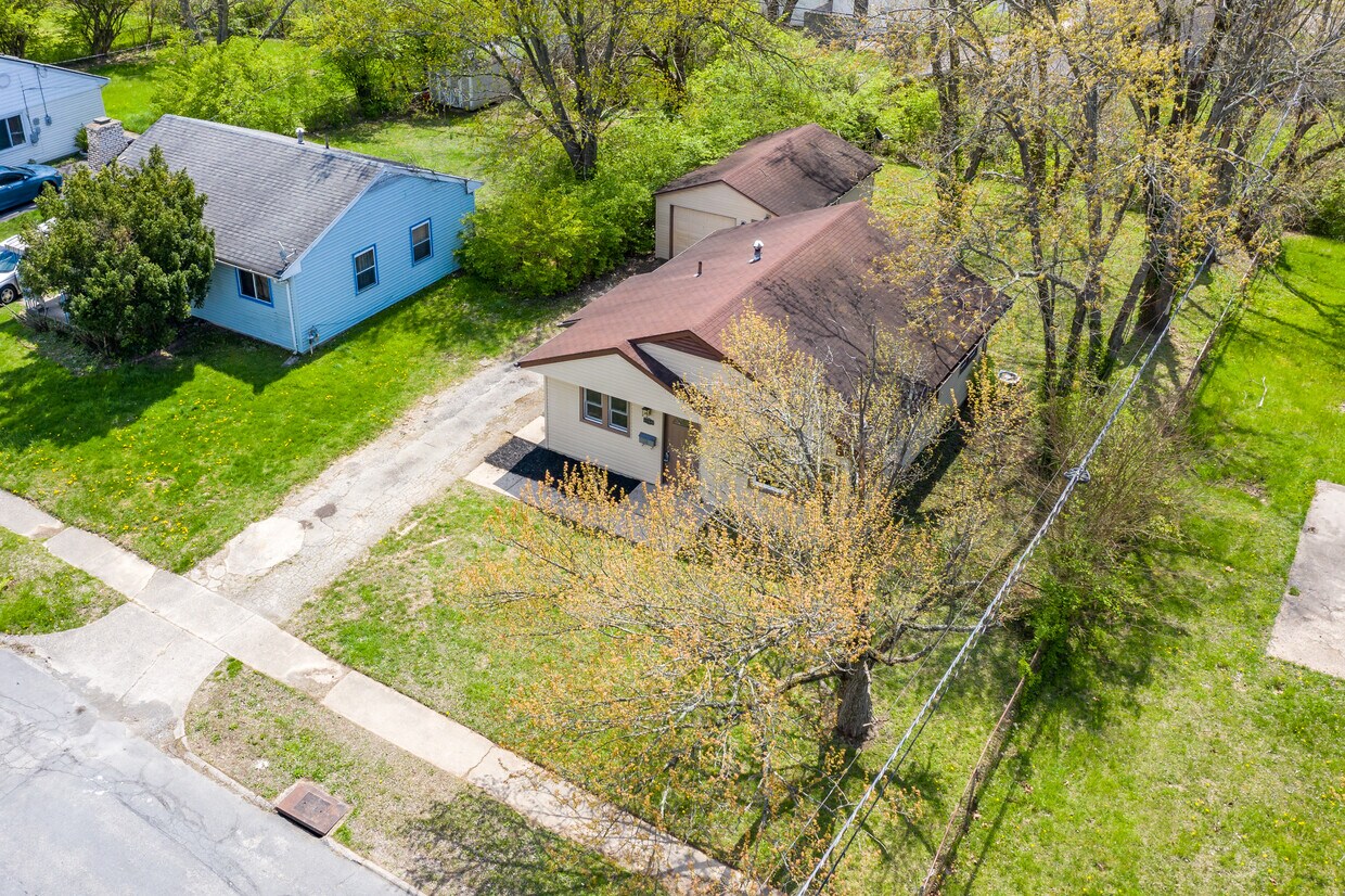 Primary Photo - 4588 Nevada Ave