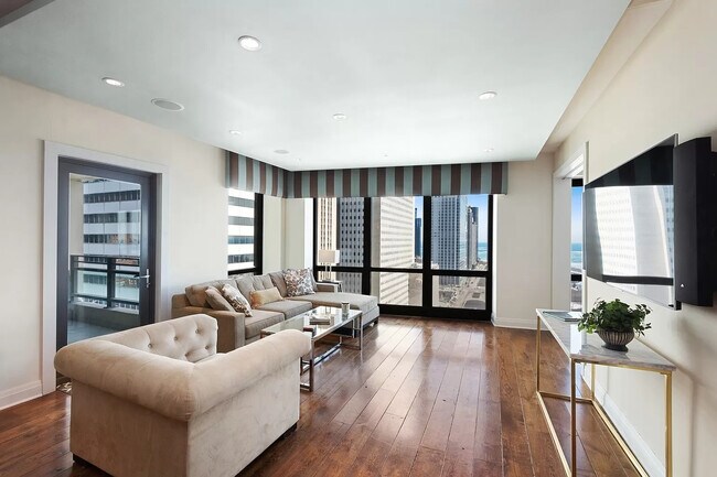 Foto del edificio - 130 N Garland Ct