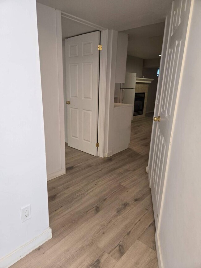 Photo du bâtiment - 2.0 bedroom in Calgary Alberta T3L 2C2