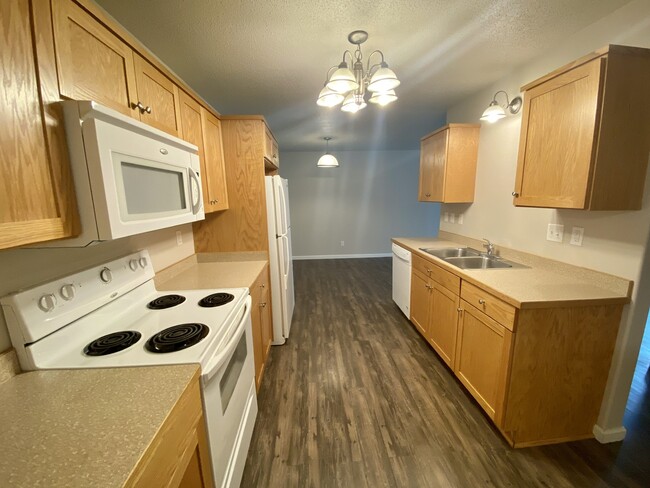 Kitchen - 1115 Westport Beach Way