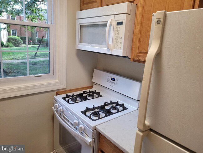 Building Photo - 4318 N Pershing Dr