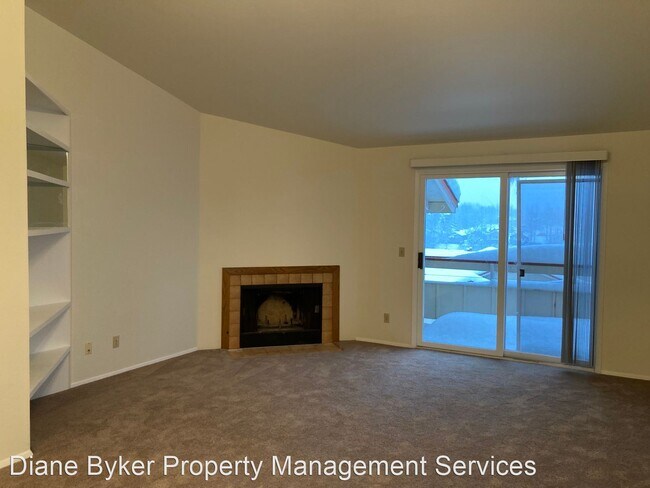 Building Photo - 2 br, 2 bath House - 5620 E. 40th Ave #C303
