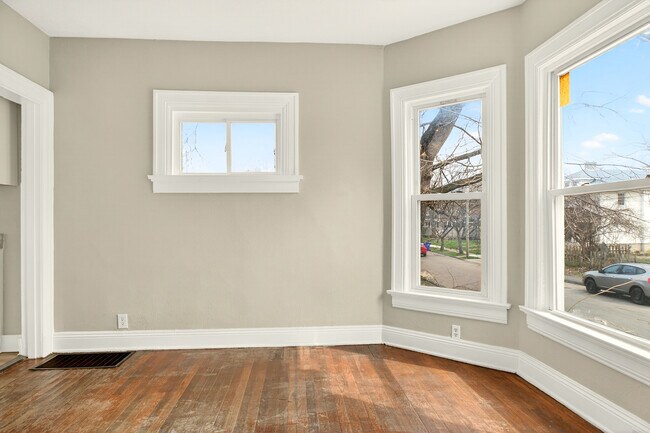 Building Photo - 102 Rockwood Ave