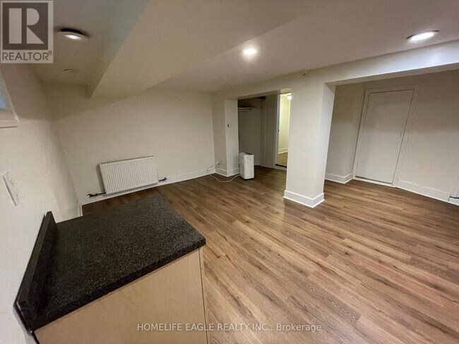 Photo du bâtiment - 1277 Broadview Ave