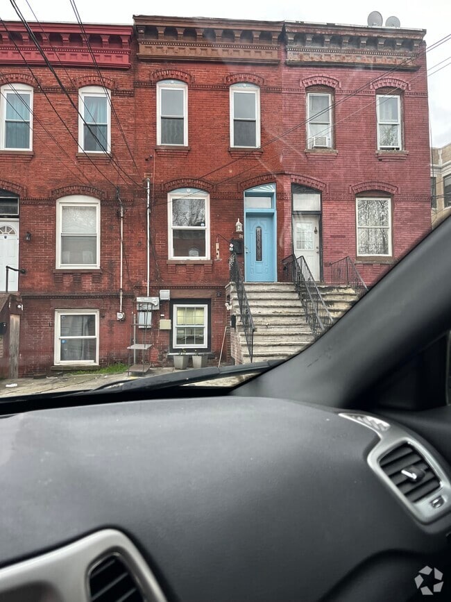 Building Photo - 81 Prescott St