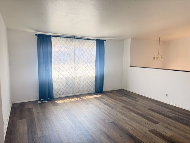 Building Photo - 589 Oquirrh Ave