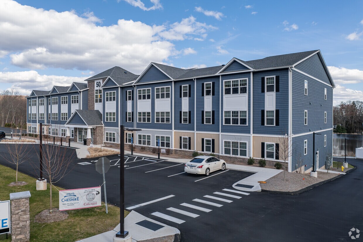 Lakeside of Cheshire Apartments in Cheshire, CT