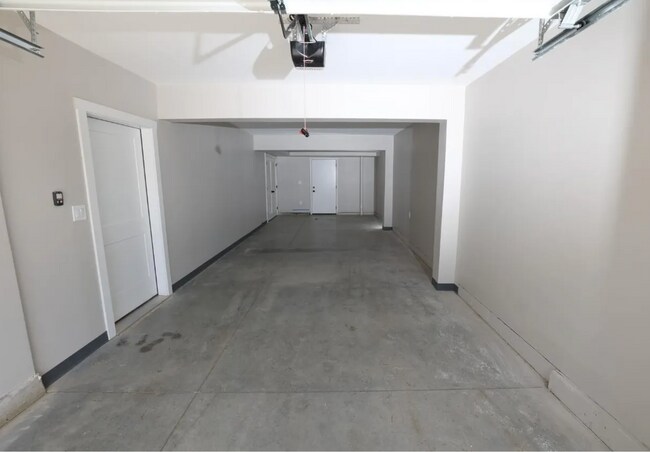 Building Photo - 524 Hale Ave