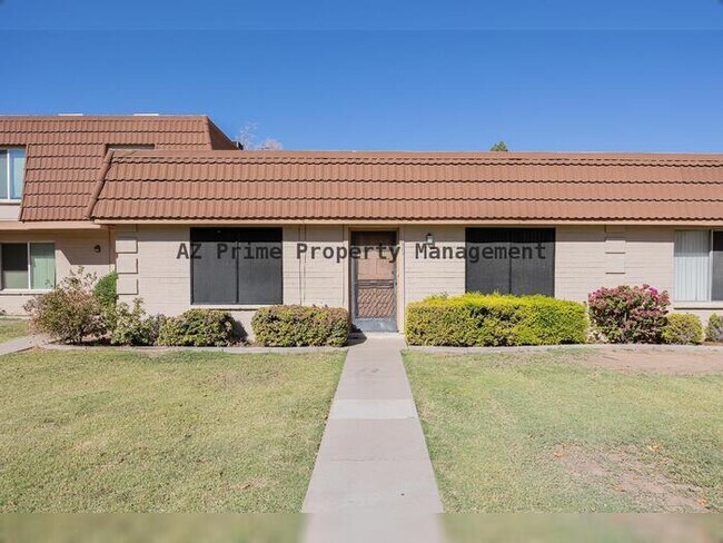Building Photo - 1633 E Dunbar Dr