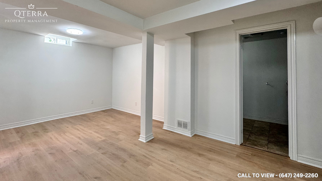 Building Photo - 2-5312 Thornwood Dr