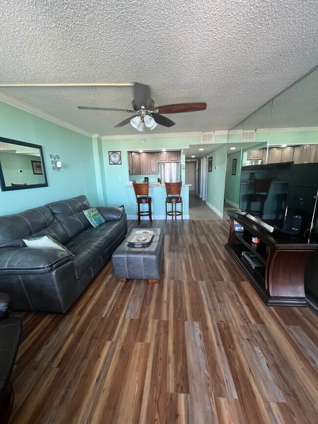 Tastefully furnished - 935 N Halifax Ave