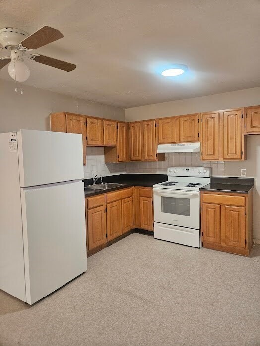 Building Photo - 572 Cummins Hwy