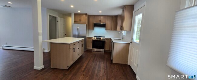 Foto del edificio - 63 Plumtree Ln