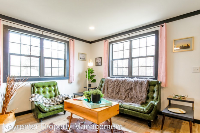 Building Photo - 2 br, 1 bath House - 312 W Queens St Unit B