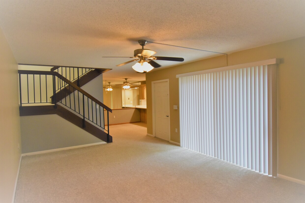 Primary Photo - 1166 6th Ave
