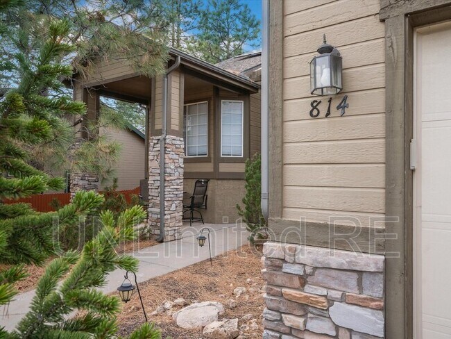 Building Photo - 814 W Lil Ben Trail