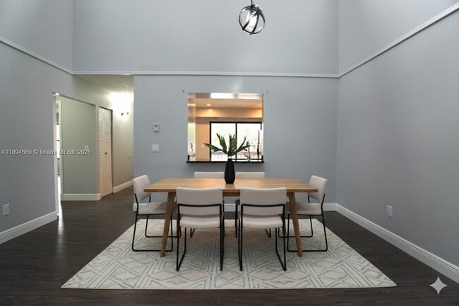Foto del edificio - 410 Lakeview Dr E