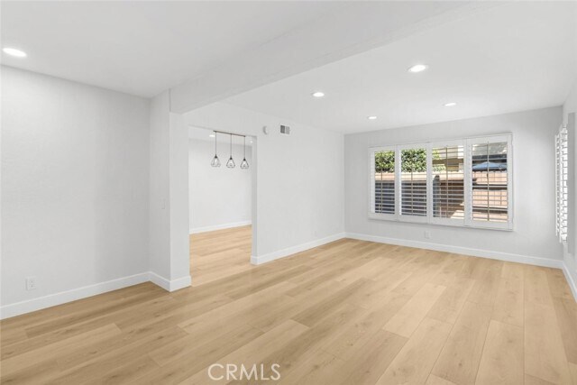 Foto del edificio - 7435 Shadyglade Ave