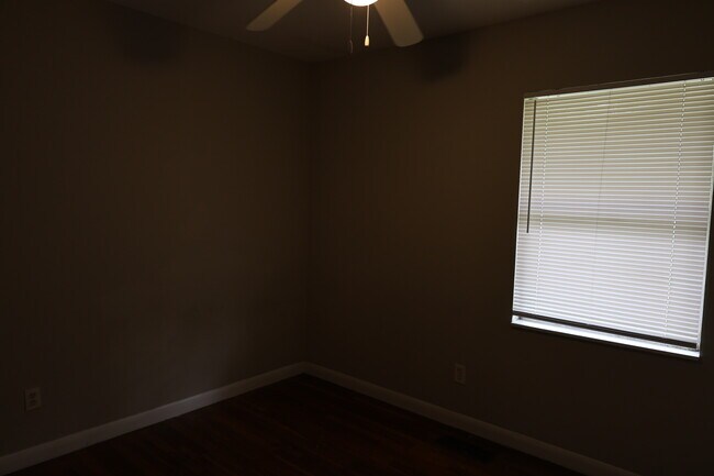 Foto del edificio - 104 Catherine Ave