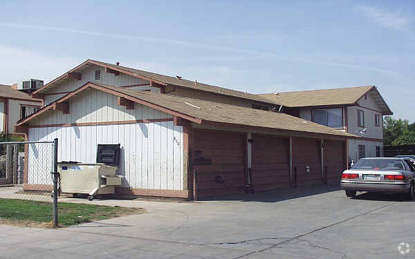 Foto del edificio - 758-810 S Adler Ave