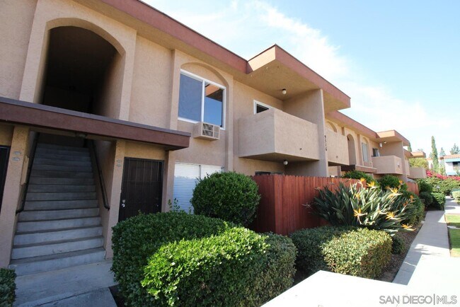 Foto del edificio - 9516 Carroll Canyon Rd