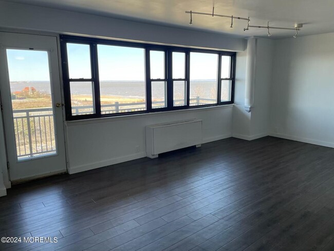 Building Photo - 10 Ocean Blvd