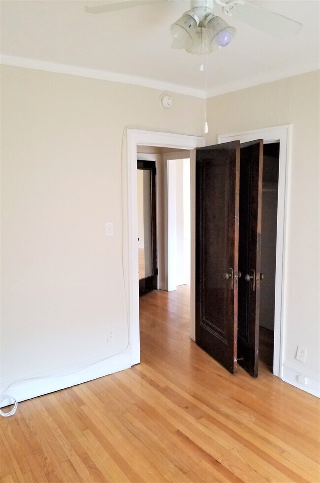 Foto del edificio - 4913 N Damen Ave