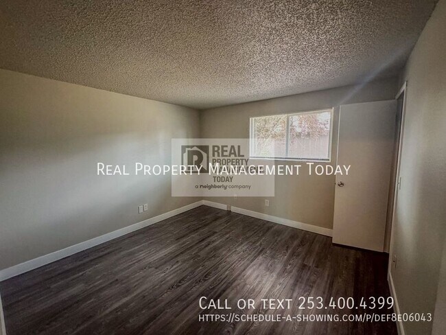 Building Photo - 1414 Josephine Ct SE