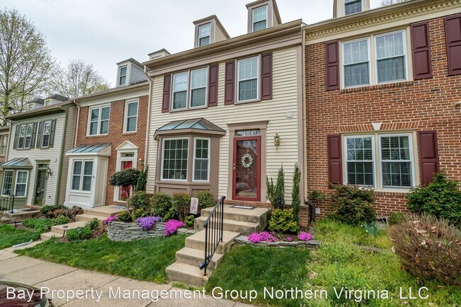 Foto del edificio - 3 br, 3.5 bath House - 8820 EAGLE ROCK LN